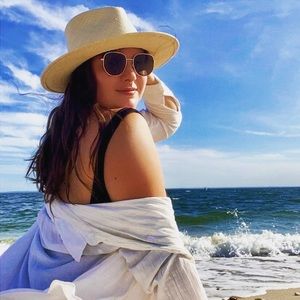 Meet your Posher, Annie